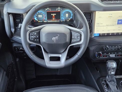 New 2025 Ford Bronco Badlands image 8