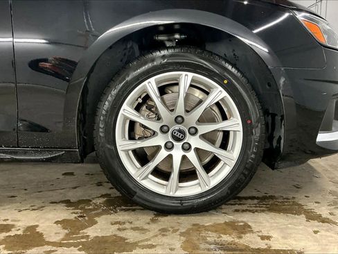 Used 2023 Audi A4 2.0T Premium w/ Convenience Package image 12