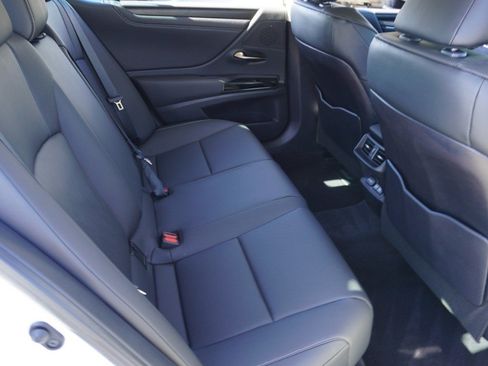 Certified 2024 Lexus ES 350 w/ Premium Package FWD image 28