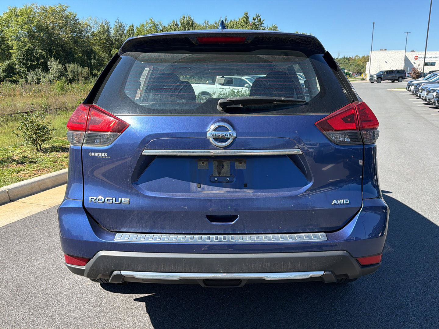 Used 2017 Nissan Rogue S AWD/4WD image 2