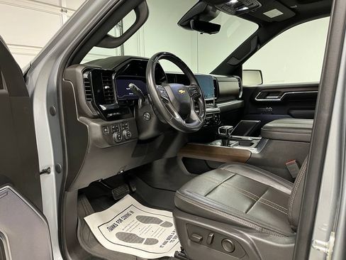 Used 2024 Chevrolet Silverado 1500 High Country w/ High Country Premium Package AWD/4WD image 20