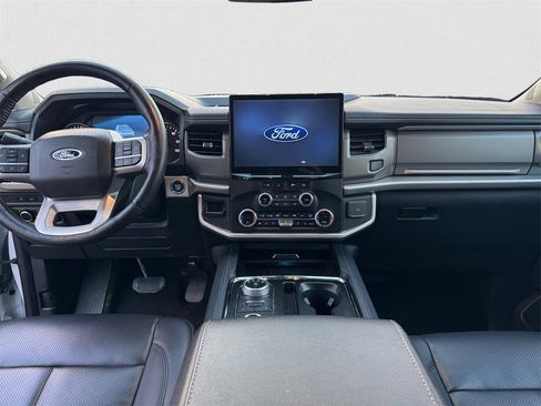 Used 2024 Ford Expedition Max XLT image 10