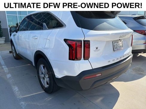 Used 2022 Kia Sorento LX FWD image 4