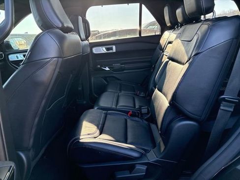 Used 2021 Ford Explorer ST w/ ST Street Pack image 9