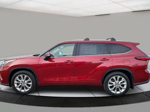 Used 2021 Toyota Highlander Limited image 2
