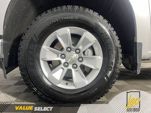 Used 2021 Chevrolet Silverado 1500 LT AWD/4WD image 27