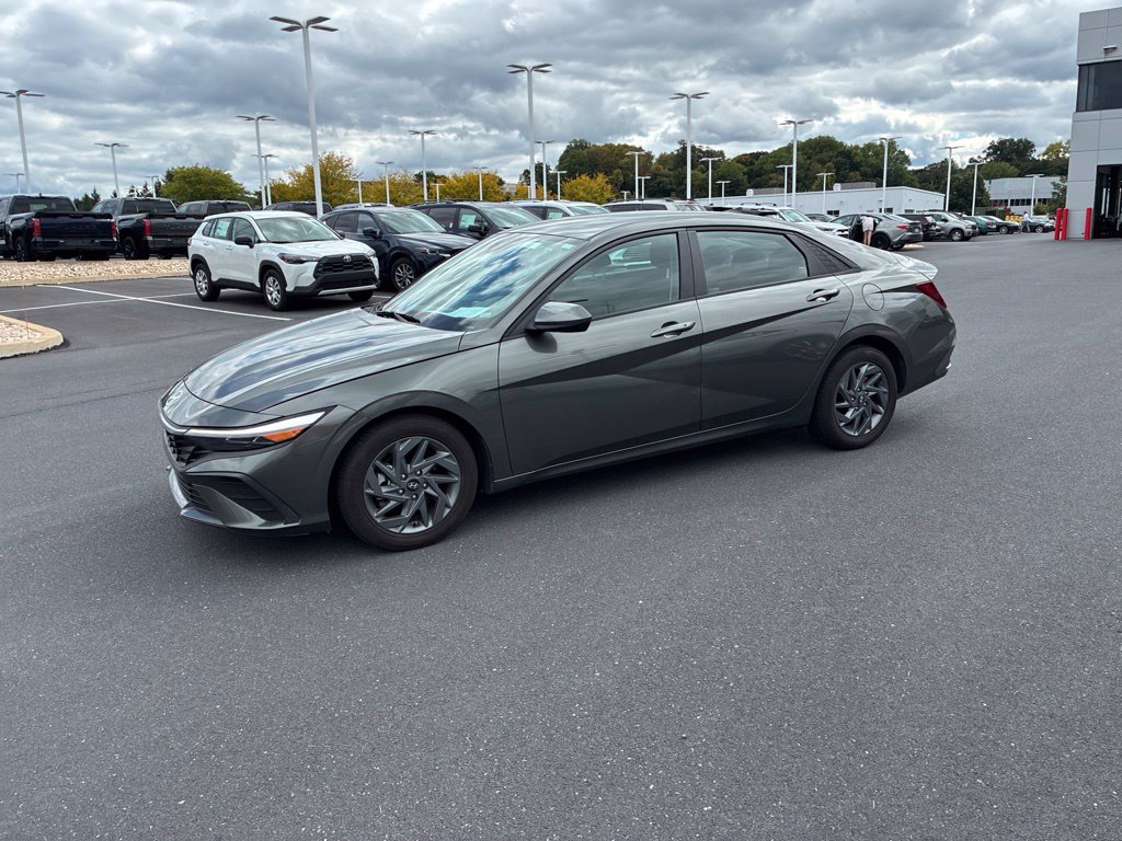 Used 2024 Hyundai Elantra SEL FWD image 16