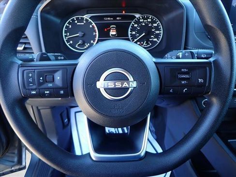 Used 2023 Nissan Rogue S image 12