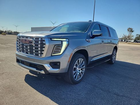 New 2026 GMC Yukon XL Denali image 2