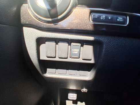 Used 2017 Nissan Titan SV AWD/4WD image 31