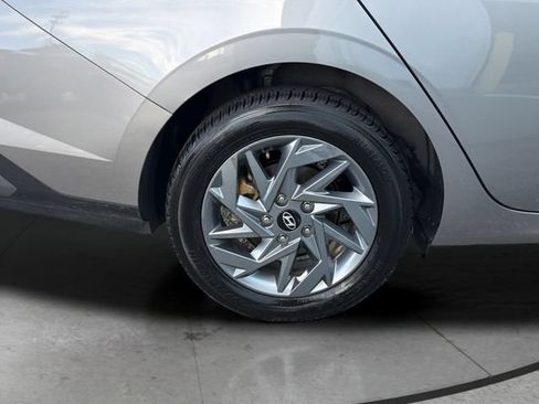 Used 2024 Hyundai Elantra SEL FWD image 32
