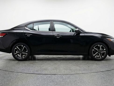 Used 2025 Nissan Sentra SV FWD image 11