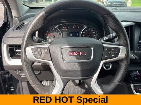 Used 2024 GMC Terrain SLE w/ Driver Convenience Package FWD image 16