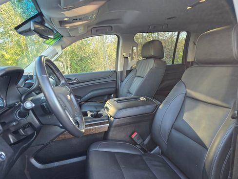 Used 2018 Chevrolet Suburban LT image 13