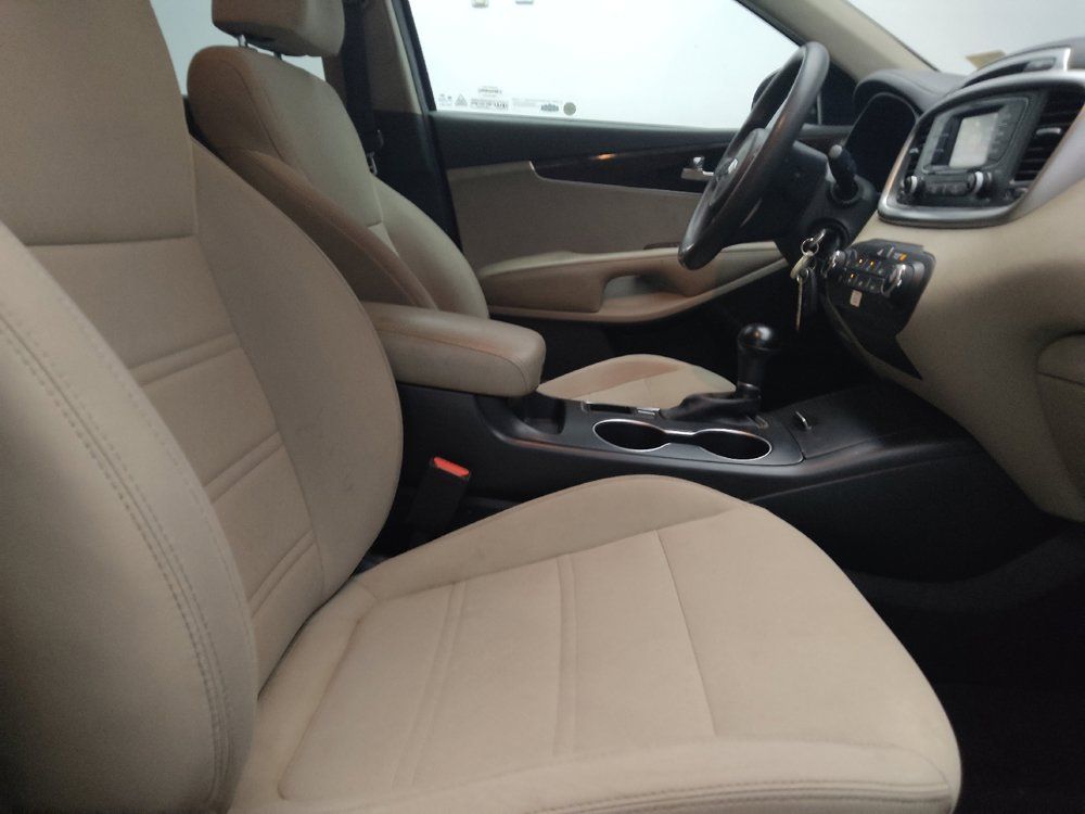 Used 2018 Kia Sorento FWD V6 image 21