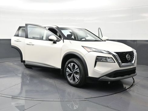 Used 2021 Nissan Rogue SV FWD image 32