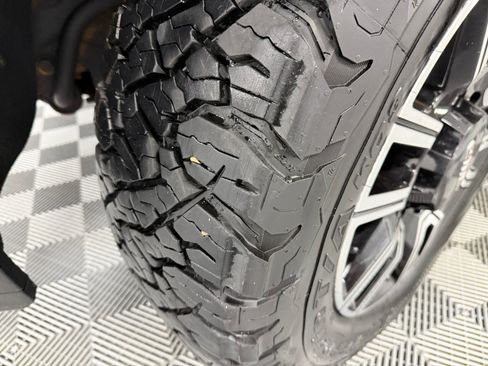 Used 2022 GMC Sierra 2500 AT4 w/ AT4 Premium Plus Package AWD/4WD image 36
