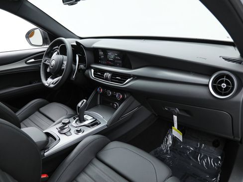 New 2025 Alfa Romeo Stelvio Sprint w/ Veloce Package image 13