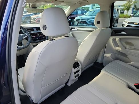 Certified 2023 Volkswagen Tiguan SE w/ Panoramic Sunroof Package FWD image 9