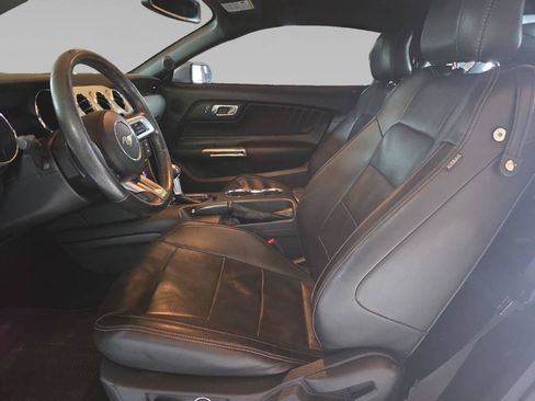 Used 2016 Ford Mustang Premium image 10
