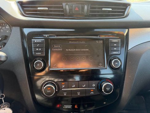 Used 2021 Nissan Rogue Sport S image 19