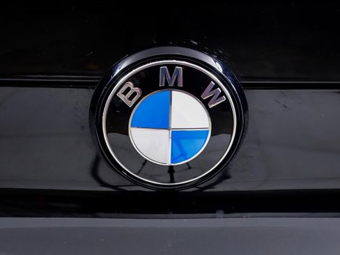 Used 2021 BMW X6 M50i image 11