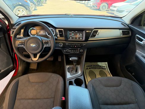 Used 2017 Kia Niro LX FWD image 10