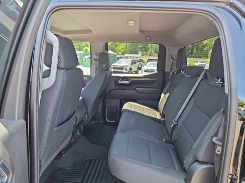 Used 2023 Chevrolet Silverado 1500 LT AWD/4WD image 10
