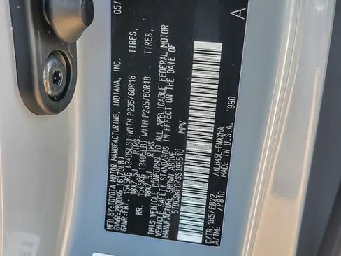 Used 2025 Toyota Sienna XLE Woodland Edition image 26