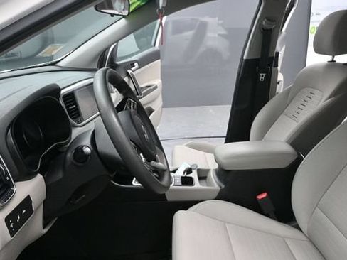 Used 2021 Kia Sportage LX w/ LX Fwd Popular Package image 17