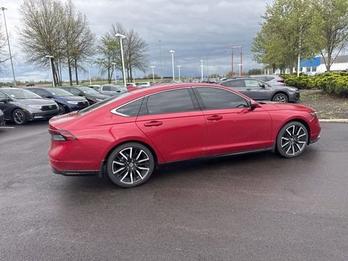 Used 2025 Honda Accord Touring image 14