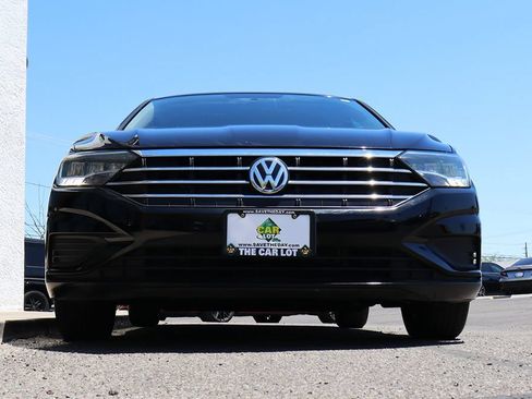 Used 2021 Volkswagen Jetta SE FWD image 17