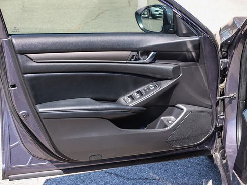 Used 2018 Honda Accord LX image 21