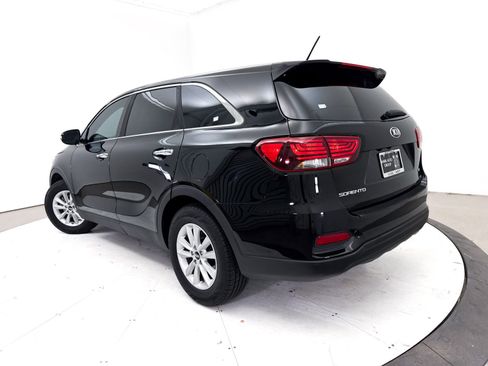 Used 2020 Kia Sorento LX FWD image 2