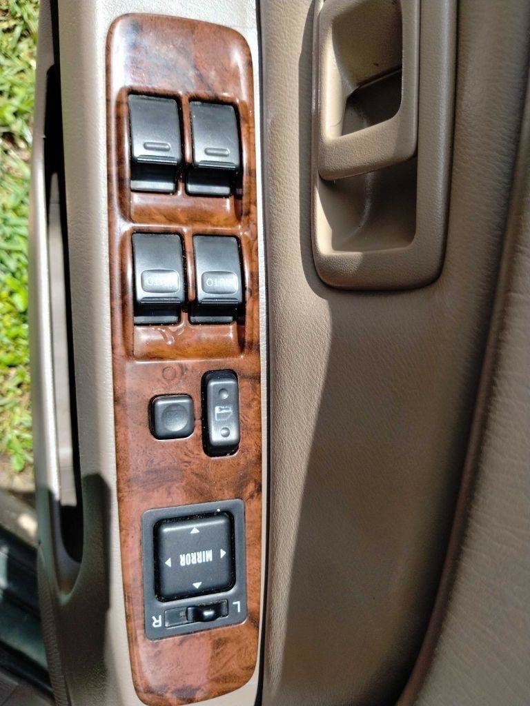 Used 2000 Toyota 4Runner Limited AWD/4WD image 7