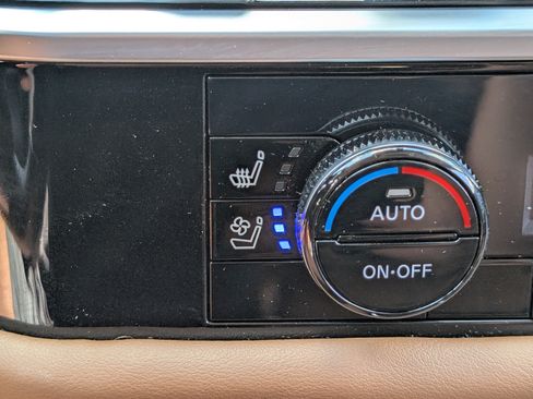 Used 2025 Nissan Pathfinder Platinum w/ Cargo Package FWD image 34