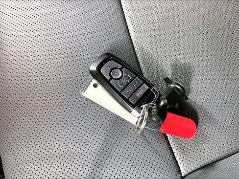 Used 2023 Ford F150 Lariat w/ Equipment Group 502A High image 10