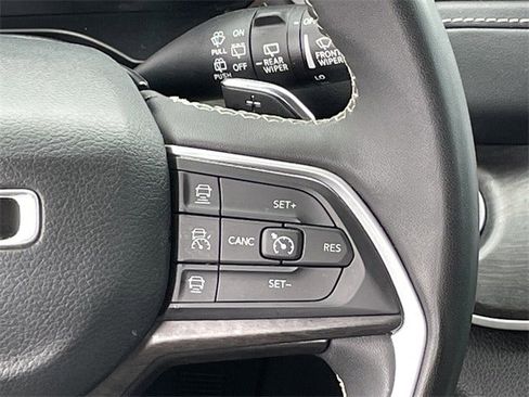 Used 2023 Jeep Grand Cherokee 4WD 4xe image 14