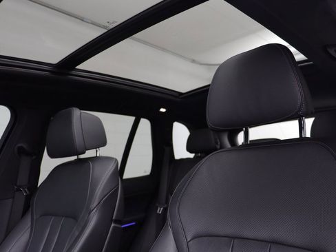 Used 2020 BMW X5 M50i w/ Premium Package image 12