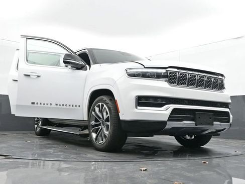 Used 2024 Jeep Grand Wagoneer L Series III image 73
