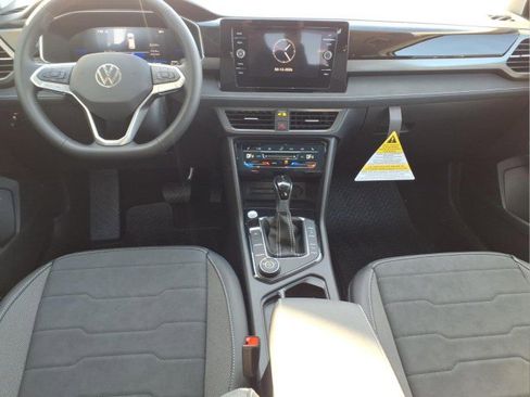 New 2026 Volkswagen Taos SE image 12