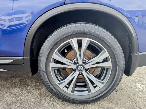 Used 2018 Nissan Rogue SL w/ Premium Package image 13