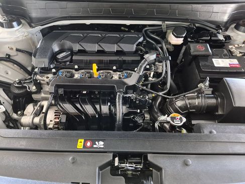 Used 2025 Hyundai Venue SEL FWD image 35