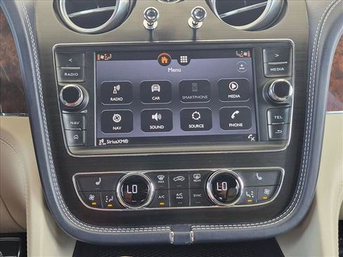 Used 2019 Bentley Bentayga AWD/4WD image 15