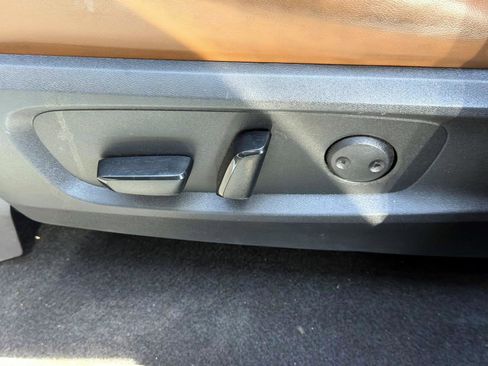 Used 2022 Nissan Pathfinder Platinum AWD/4WD image 17