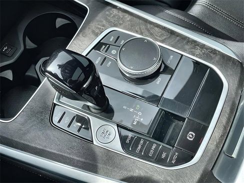 Used 2022 BMW X5 xDrive40i w/ Premium Package image 12