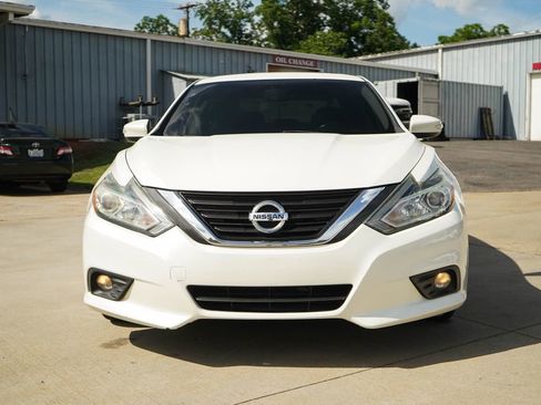 Used 2017 Nissan Altima 2.5 SL w/ Moonroof Package FWD image 17