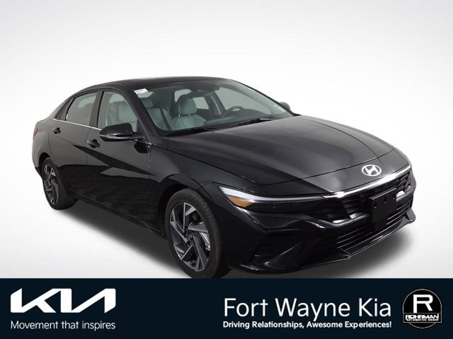 Used 2025 Hyundai Elantra Limited FWD image 4