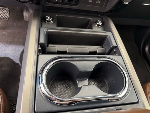 Used 2021 Nissan Titan Platinum Reserve w/ Moonroof Package AWD/4WD image 39