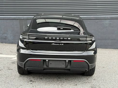 Certified 2025 Porsche Macan 4S Electric AWD/4WD image 9
